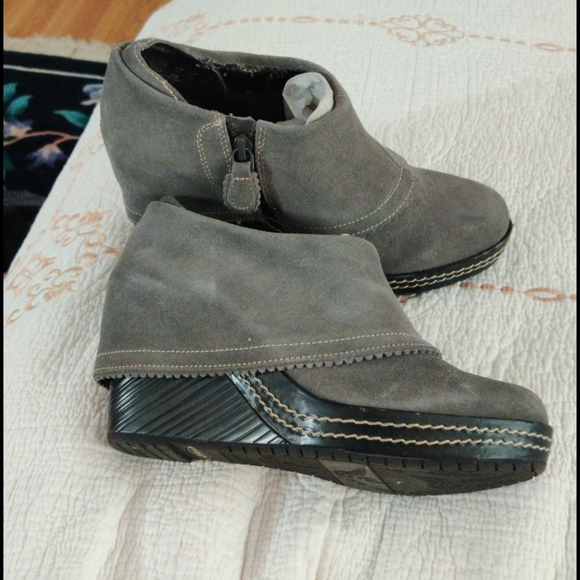 Dr Scholl's gray booties - Picture 2 of 3